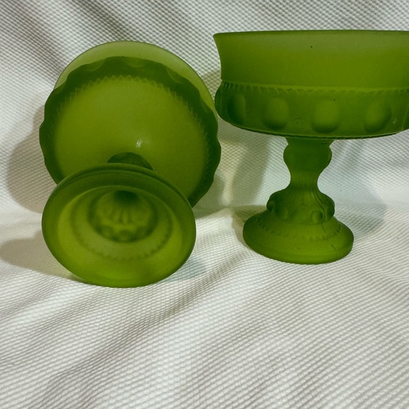 Green Glass Pedestal Bowl with Lid - Picture 2 of 7